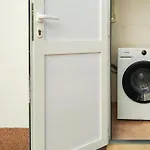 1 Bedroom Lovely In Lägenhet *