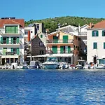 1 Bedroom Lovely In Lägenhet Vodice