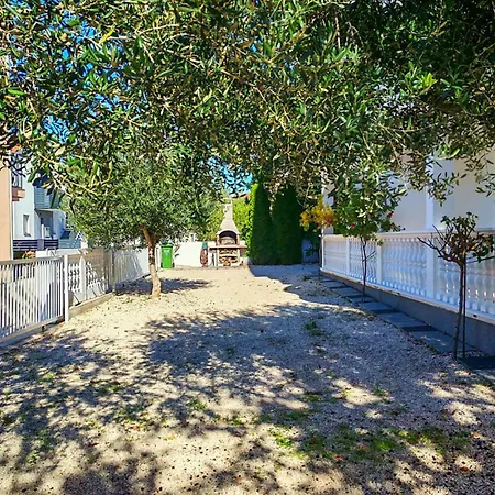 Lägenhet 1 Bedroom Lovely In Vodice