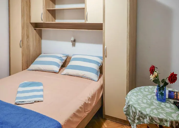 1 Bedroom Pet Friendly In Apartamento Vodice