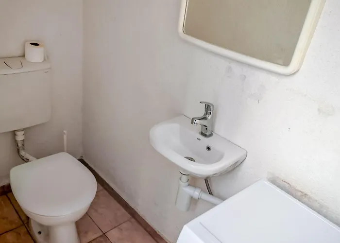 1 Bedroom Pet Friendly In